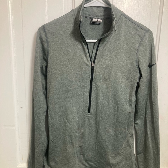 ⚡️ Nike Fri fit pullover size medium - Picture 1 of 7